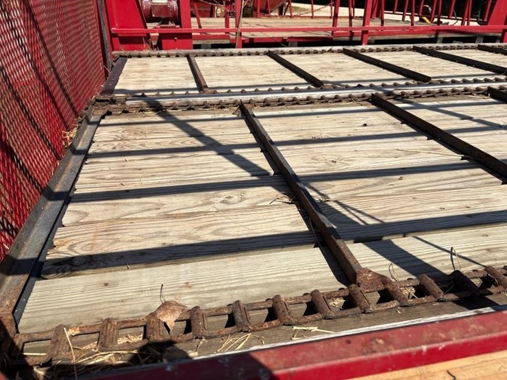 h&s-9x18'-self-unloading-hay-rack-image-4