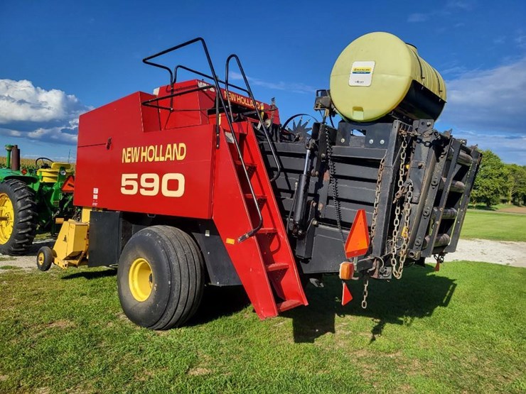 1997-new-holland-590-image-3