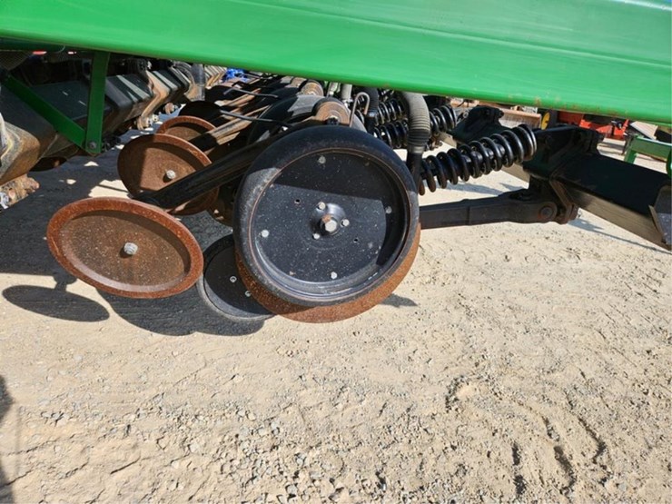 2022-john-deere-1590-image-36