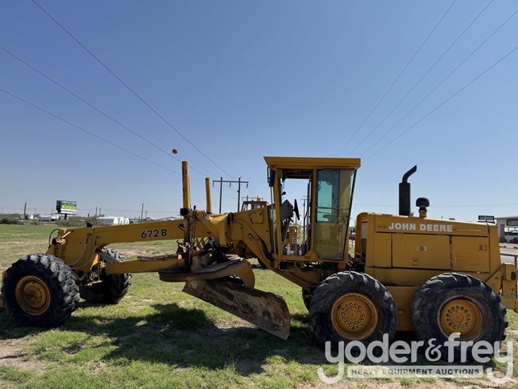deere-672b-image-2