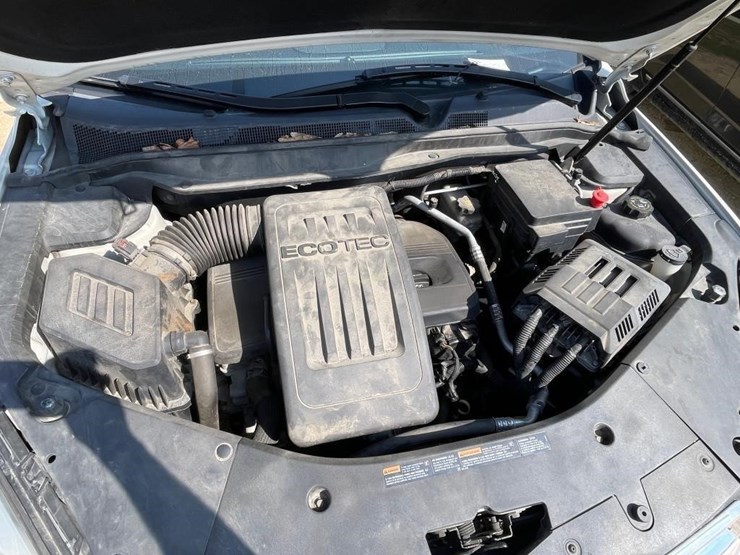 2015-chevrolet-equinox-lt-image-15
