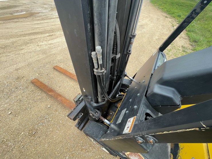 #432-•-yale-cushion-tire-forklift-(shawano,-wi)-image-14