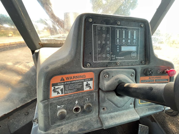 2000-john-deere-660-image-38