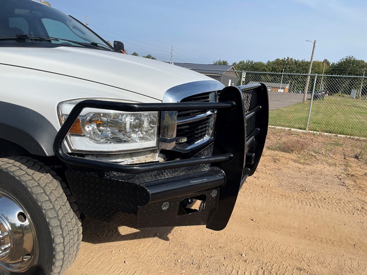 2010-dodge-ram-5500-image-13