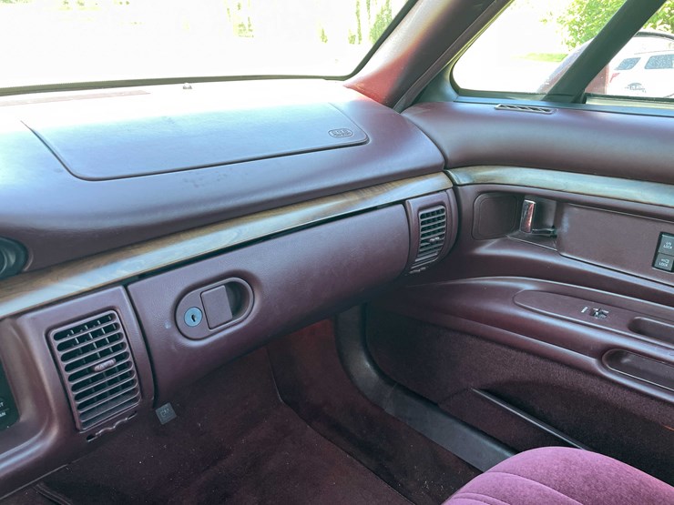 #3290-•-1994-oldsmobile-eighty-eight-(has-wi-title)-(kingston,-wi)-image-36