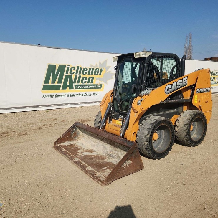 2014 CASE SR200