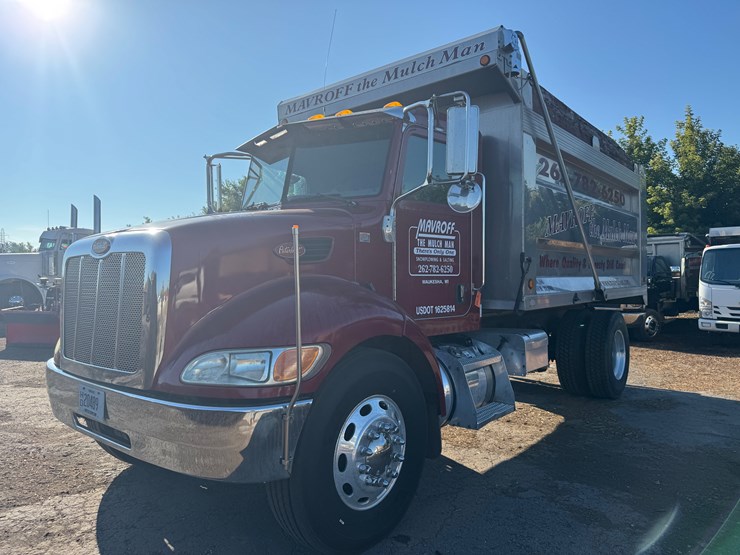 2008-peterbilt-335-image-1