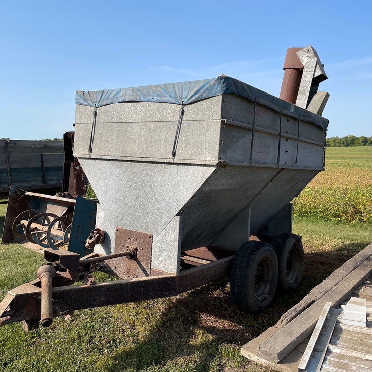 Algoma Mixer Wagon