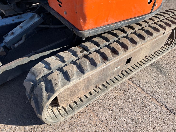2019-hitachi-zx35u-image-16