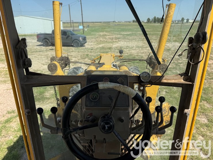 deere-672b-image-34