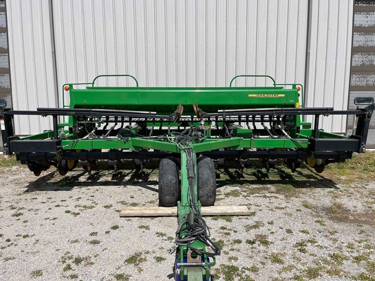 john-deere-750-image-1