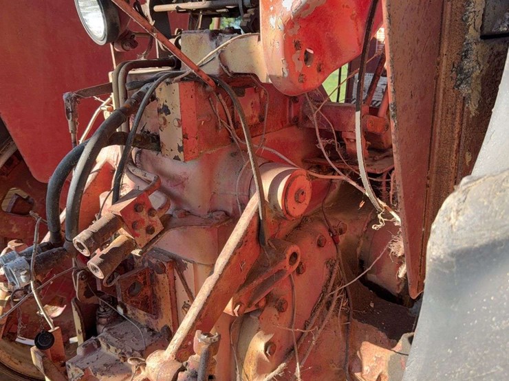 farmall-806-image-42