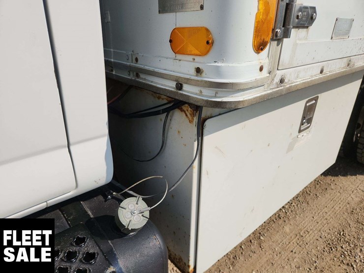 2005-gmc-topkick-c7500-image-33