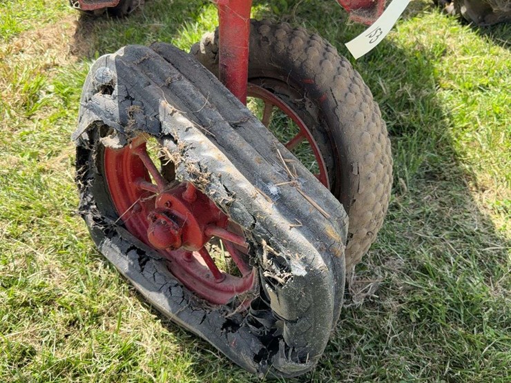 farmall-f-12-image-15