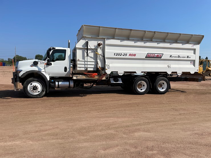 #2000-•-2020-international-roto-mix-mixed-ration-feed-truck-(has-tx-title)-(mosinee,-wi)-image-11
