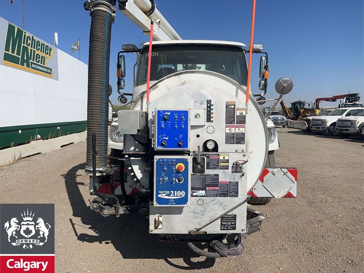 2018-freightliner-114sd-image-7