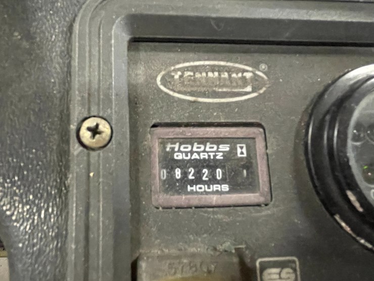 #7162-•-tennant-es480-floor-scrubber-image-18