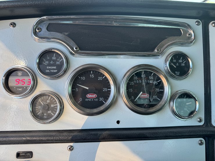 1999-peterbilt-378-image-46