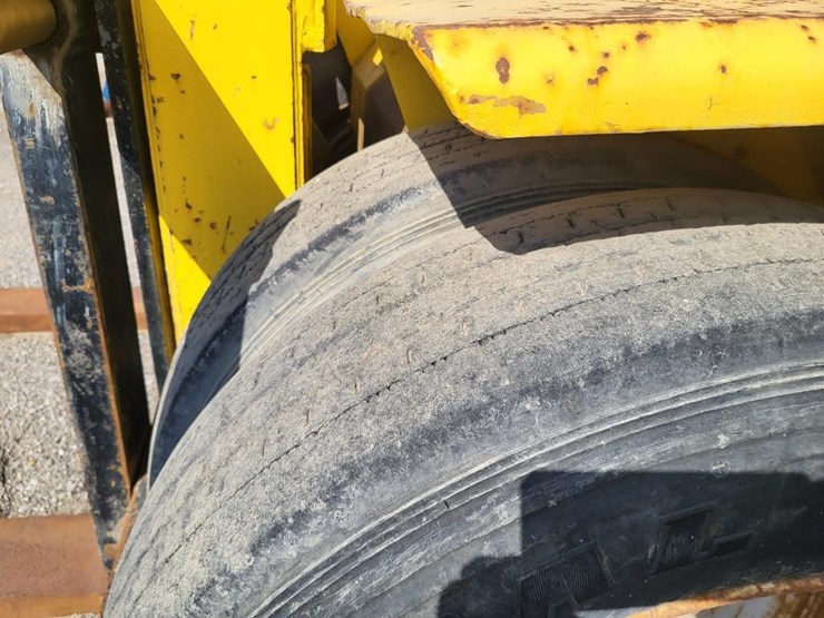 1975-hyster-11-ton-fork-lift-image-11