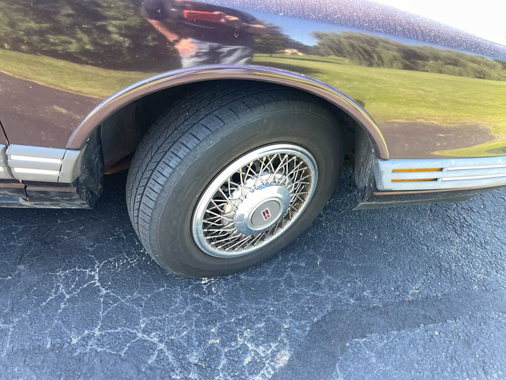 #3290-•-1994-oldsmobile-eighty-eight-(has-wi-title)-(kingston,-wi)-image-10