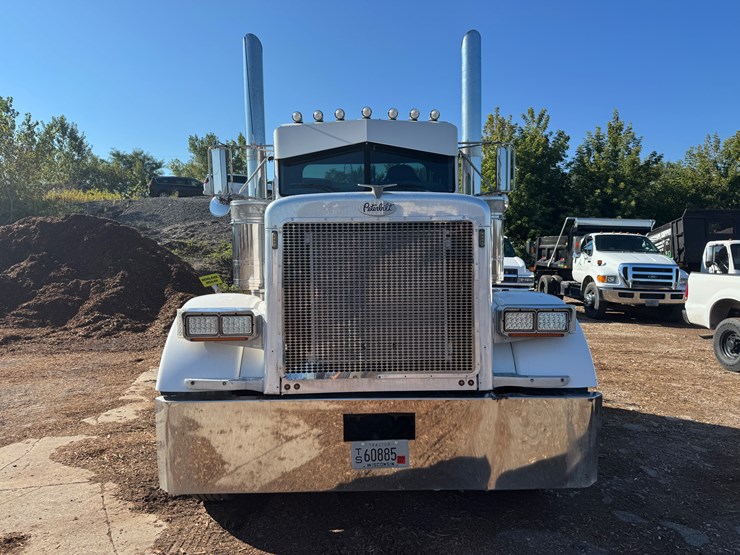 1999-peterbilt-378-image-2
