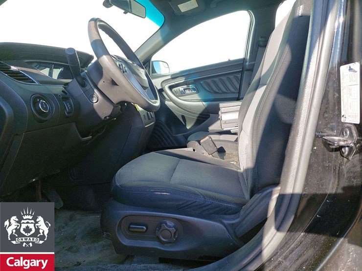 2014-ford-taurus-awd-4dr-sedan-image-13