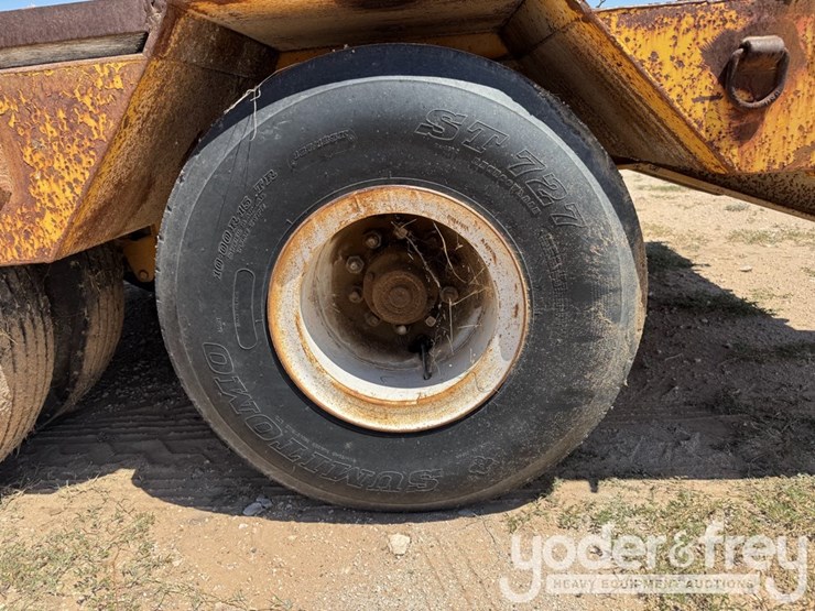 1983-century-lowboy-trailer,-dovetail,-ramps-image-10