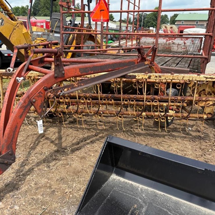 NEW HOLLAND 258