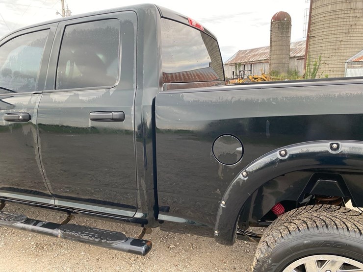 2016-dodge-1500-image-19