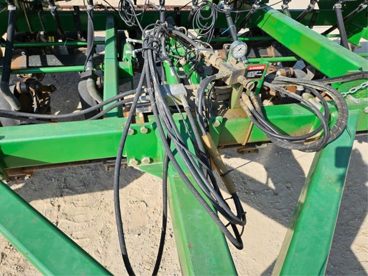 2022-john-deere-1590-image-32