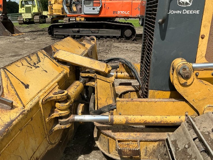 2002-deere-700h-image-19