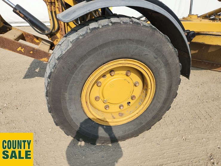 2015-caterpillar-160m-awd-image-44