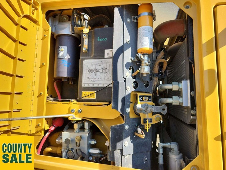 2020-caterpillar-150-awd-image-27