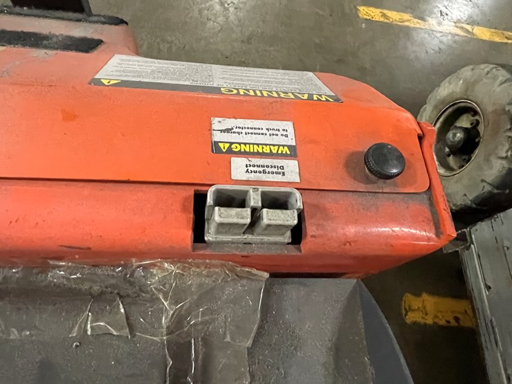 #7160-•-toyota-electric-pallet-jack-image-15