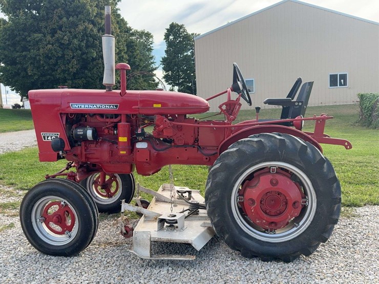 farmall-140-with-belly-mower-image-8