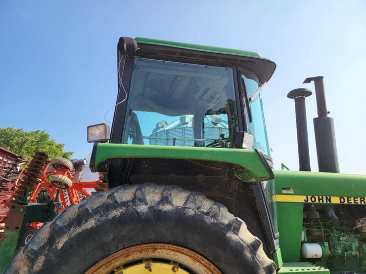 john-deere-4650-image-39