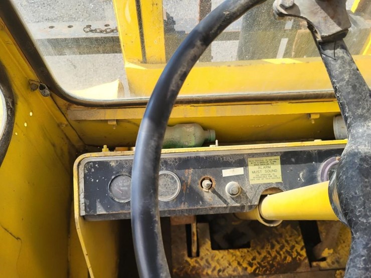 1975-hyster-11-ton-fork-lift-image-31