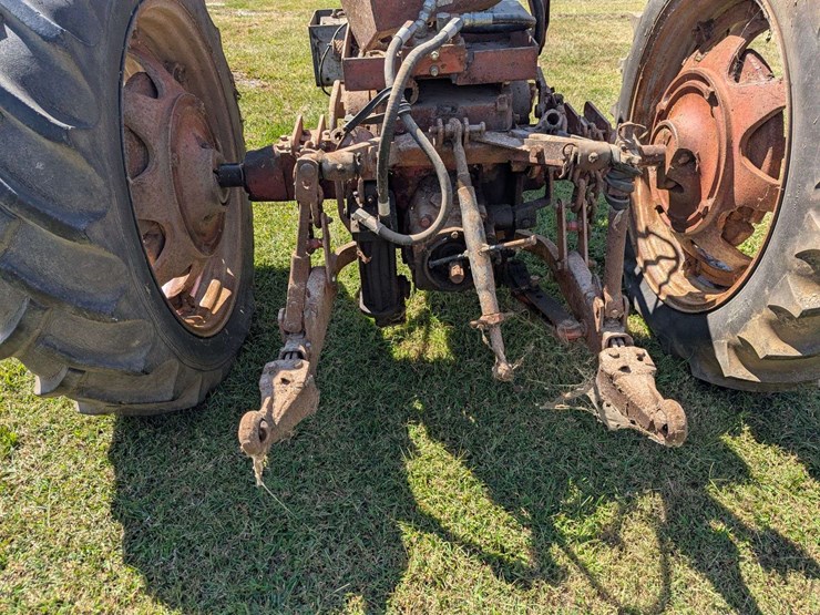 farmall-340-diesel-image-6