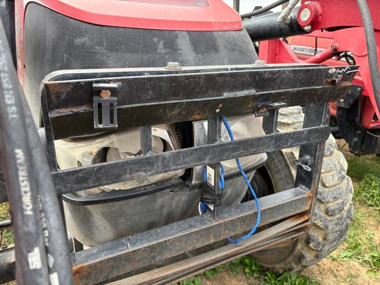 case-international-farmall-120c-4x4-tractor-image-29