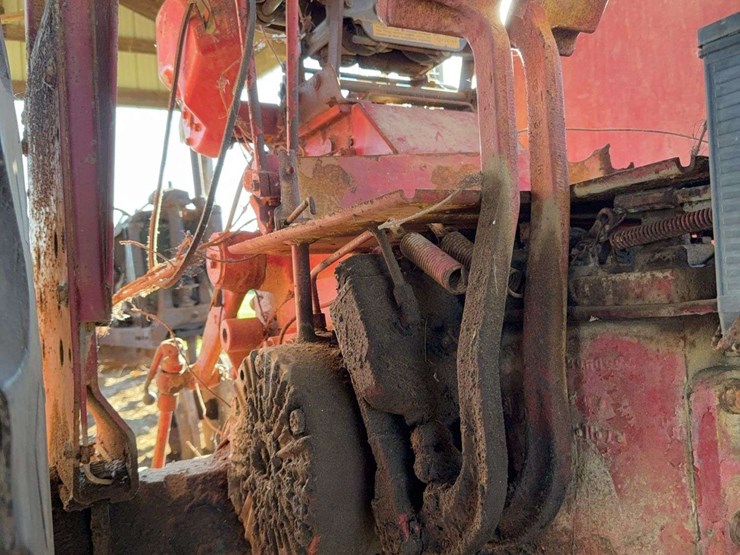 farmall-806-image-47