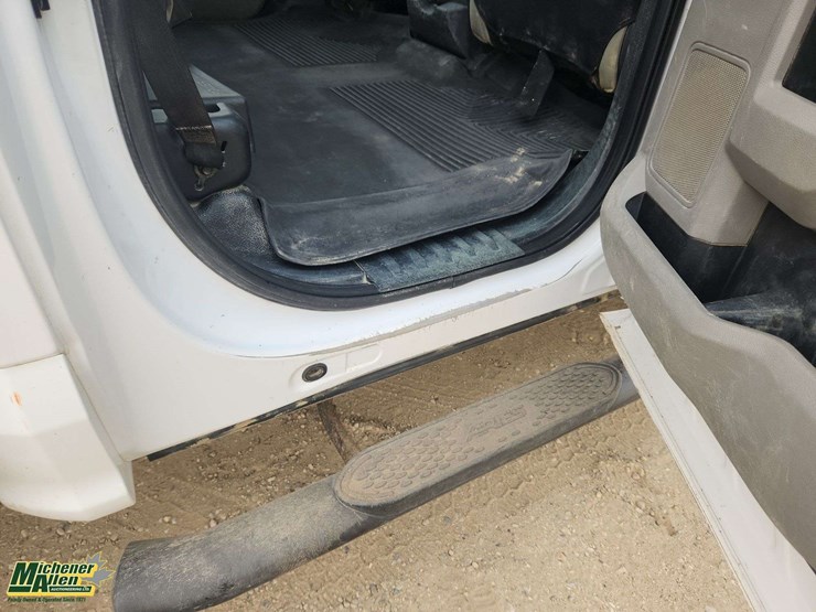 2021-ford-f350-image-48