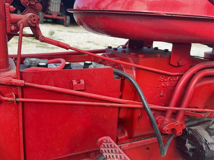 farmall-140-with-belly-mower-image-52