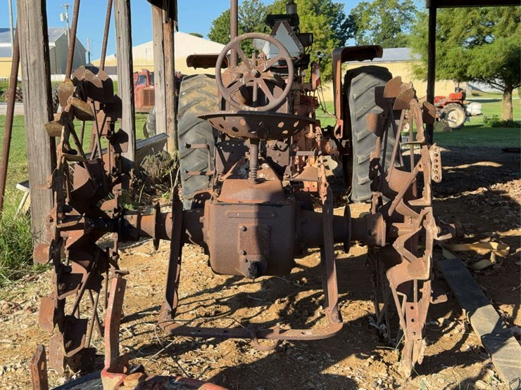 farmall-f-12-image-4