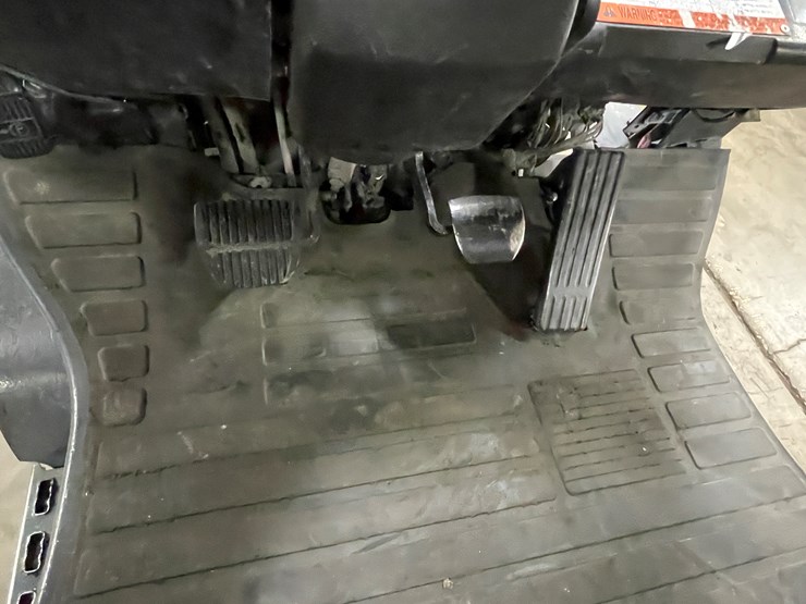 #8019-•-toyota-lp-powered-forklift-image-24