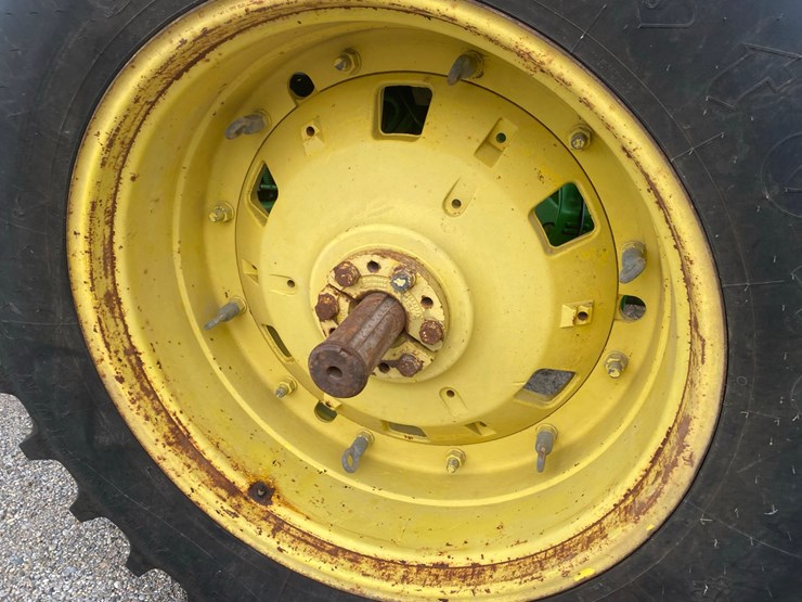john-deere-4055-image-32