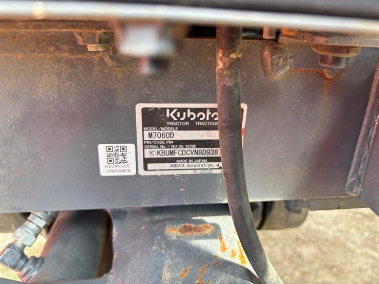 2022-kubota-m7060-image-23