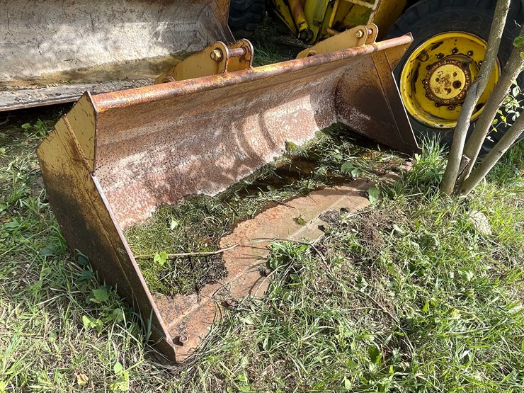 #1144-•-front-loader-bucket-attachment-image-3