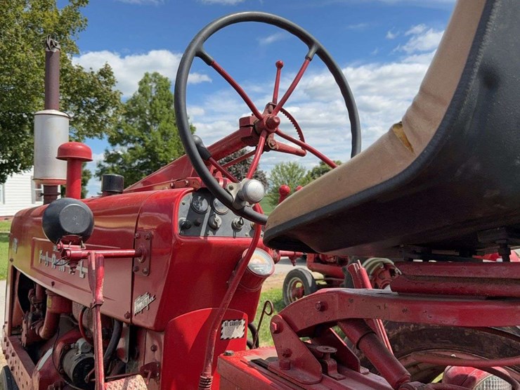 farmall-400-image-39