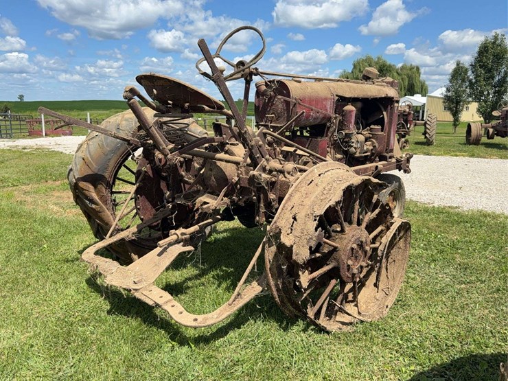 farmall-f-20-image-3