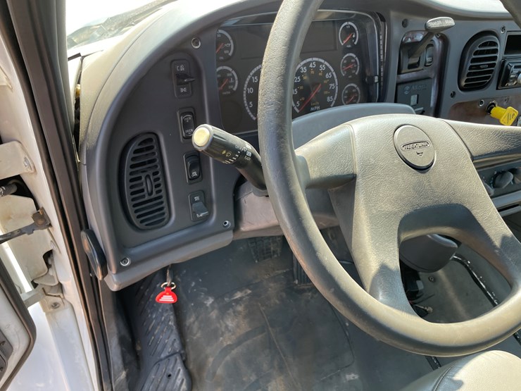 #2700-•-2003-freightliner-m2112-cab-and-chassis-(has-wi-salvage-title)-(mosinee,-wi)-image-31